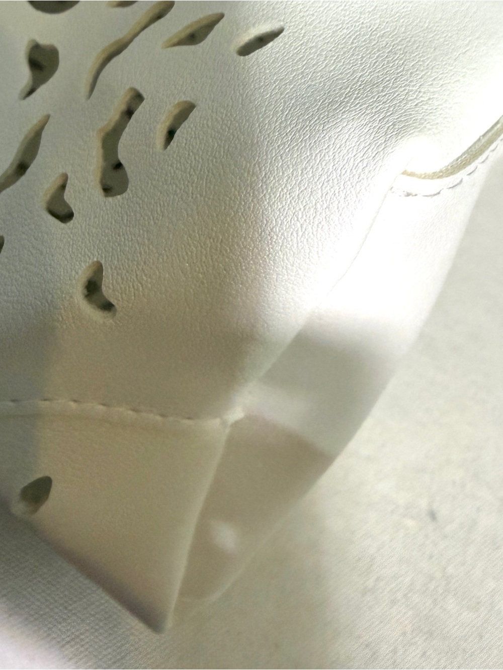 Oscar de la Renta Fragrance White Preforated Laser-Cut Tote Bag - Picture 11 of 16